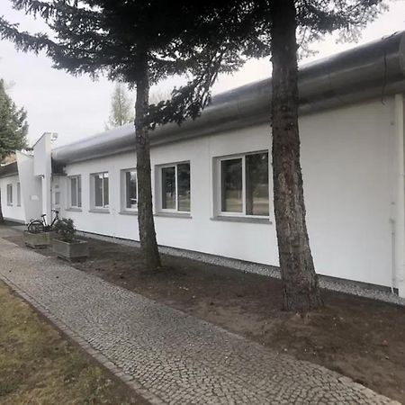 Hostel Leszno Ul.Uslugowa Εξωτερικό φωτογραφία
